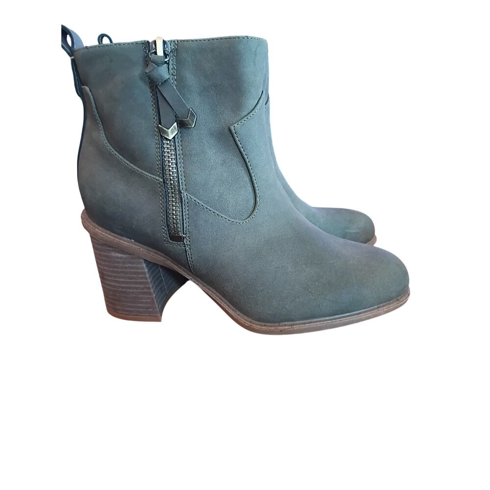 Dr. Scholl's Rodeo ankle boots in olive green size 8M NWT